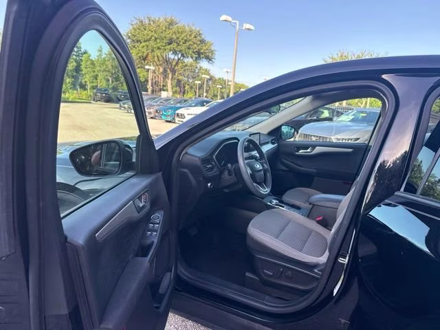 2020 Agate Black Metallic Ford Escape SE FWD SUV
