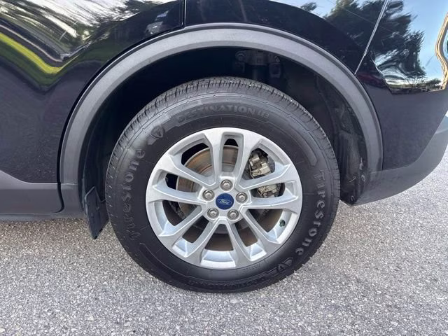 2020 Agate Black Metallic Ford Escape SE FWD SUV