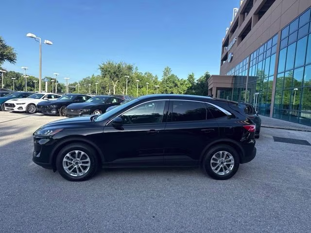 2020 Agate Black Metallic Ford Escape SE FWD SUV