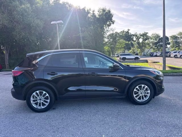 2020 Agate Black Metallic Ford Escape SE FWD SUV