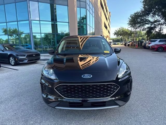 2020 Agate Black Metallic Ford Escape SE FWD SUV