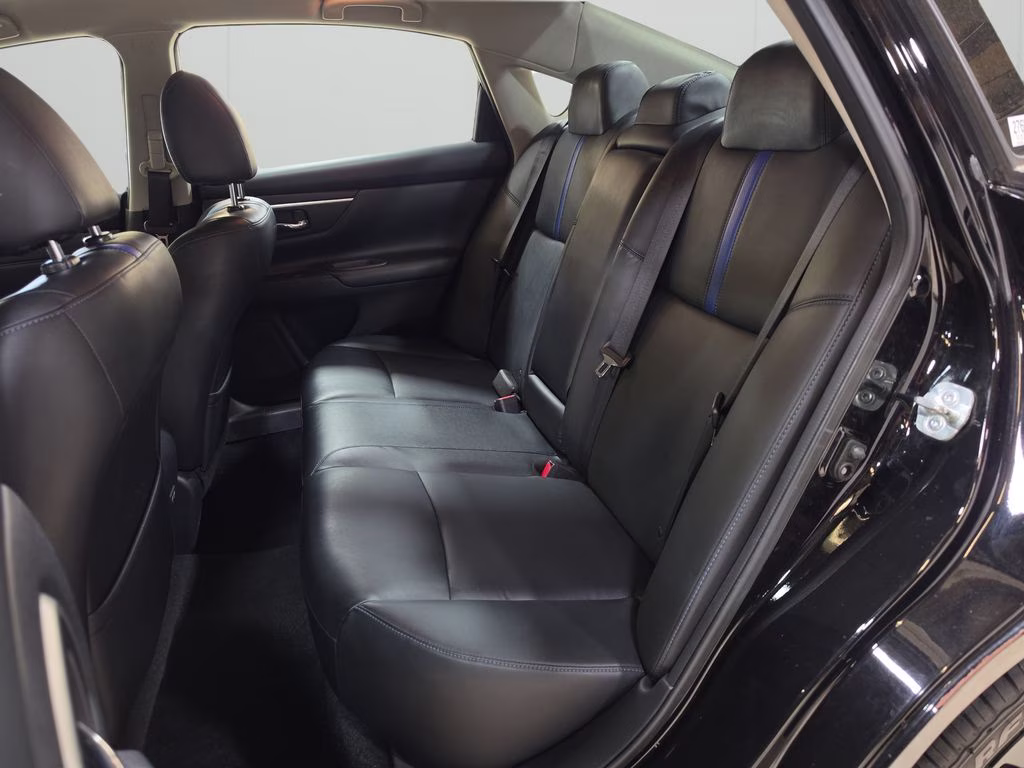 2018 Super Black Clearcoat Nissan Altima 2.5 SR FWD Sedan