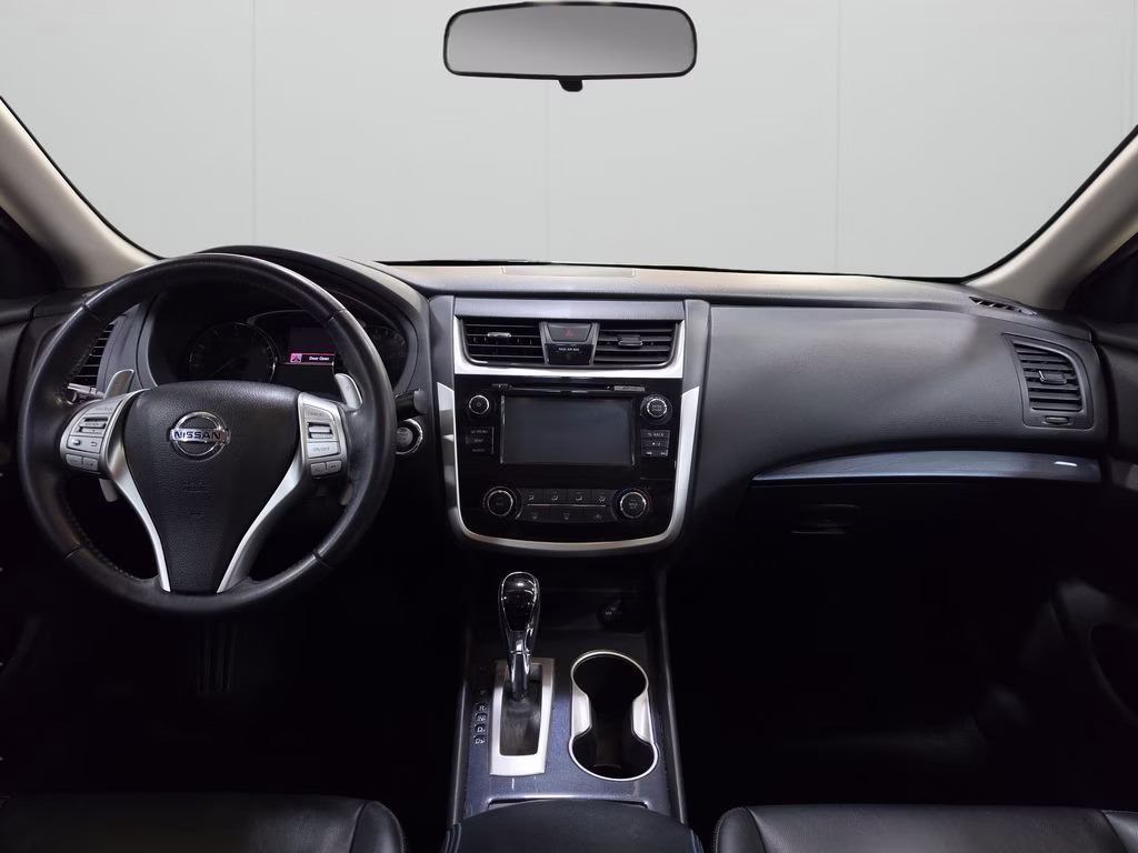 2018 Super Black Clearcoat Nissan Altima 2.5 SR FWD Sedan