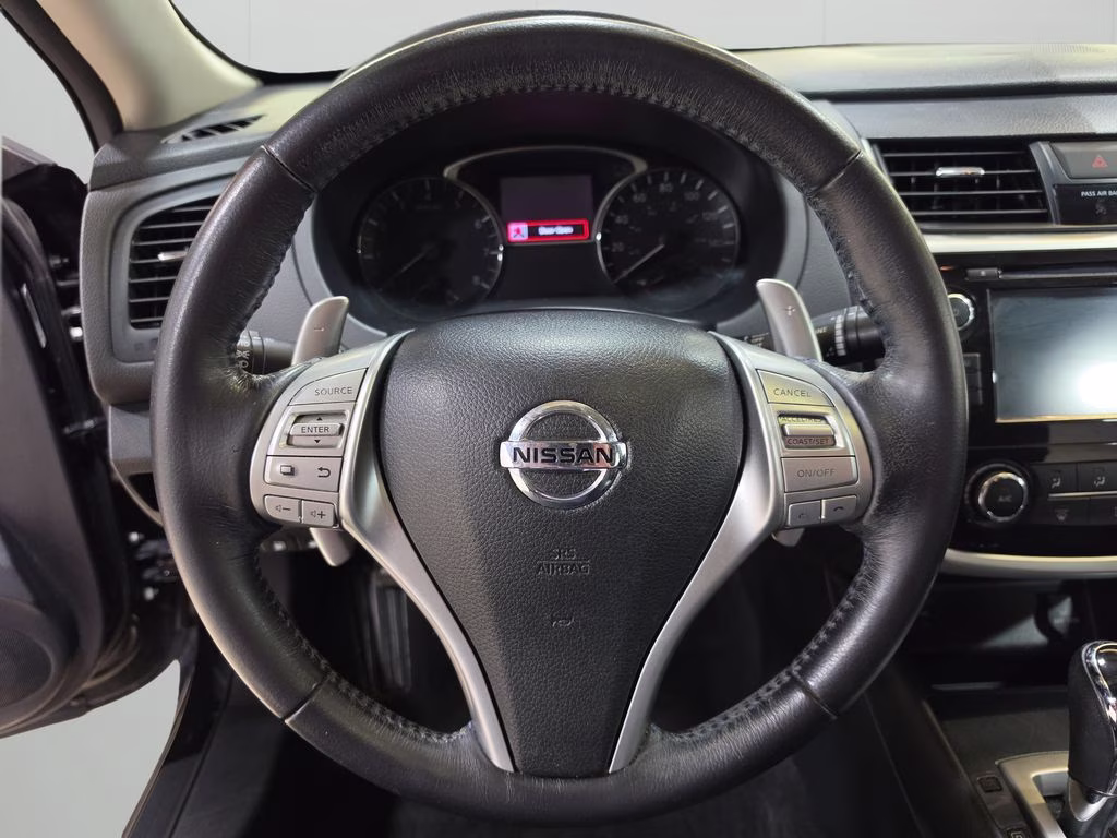 2018 Super Black Clearcoat Nissan Altima 2.5 SR FWD Sedan