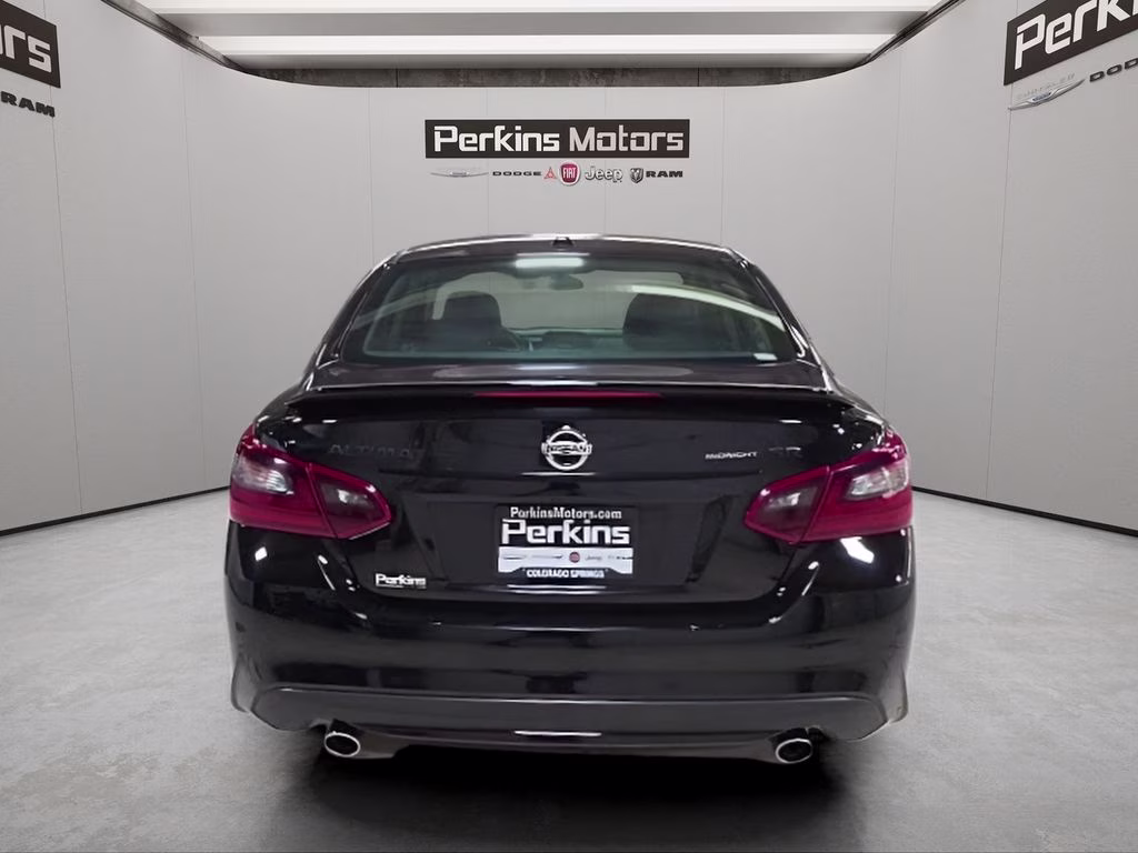 2018 Super Black Clearcoat Nissan Altima 2.5 SR FWD Sedan