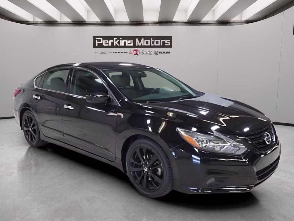 2018 Super Black Clearcoat Nissan Altima 2.5 SR FWD Sedan