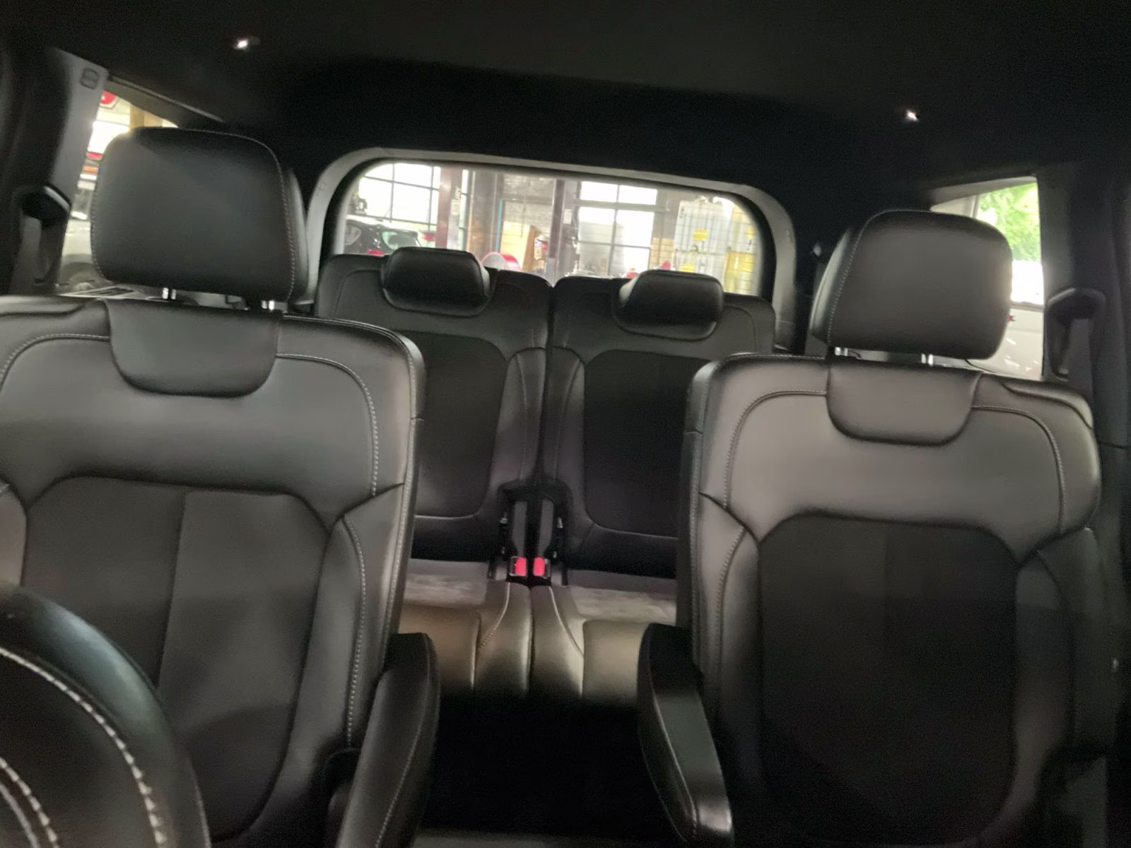 2023 Diamond Black Crystal Pearlcoat Jeep Grand Cherokee L Altitude 4X4 SUV