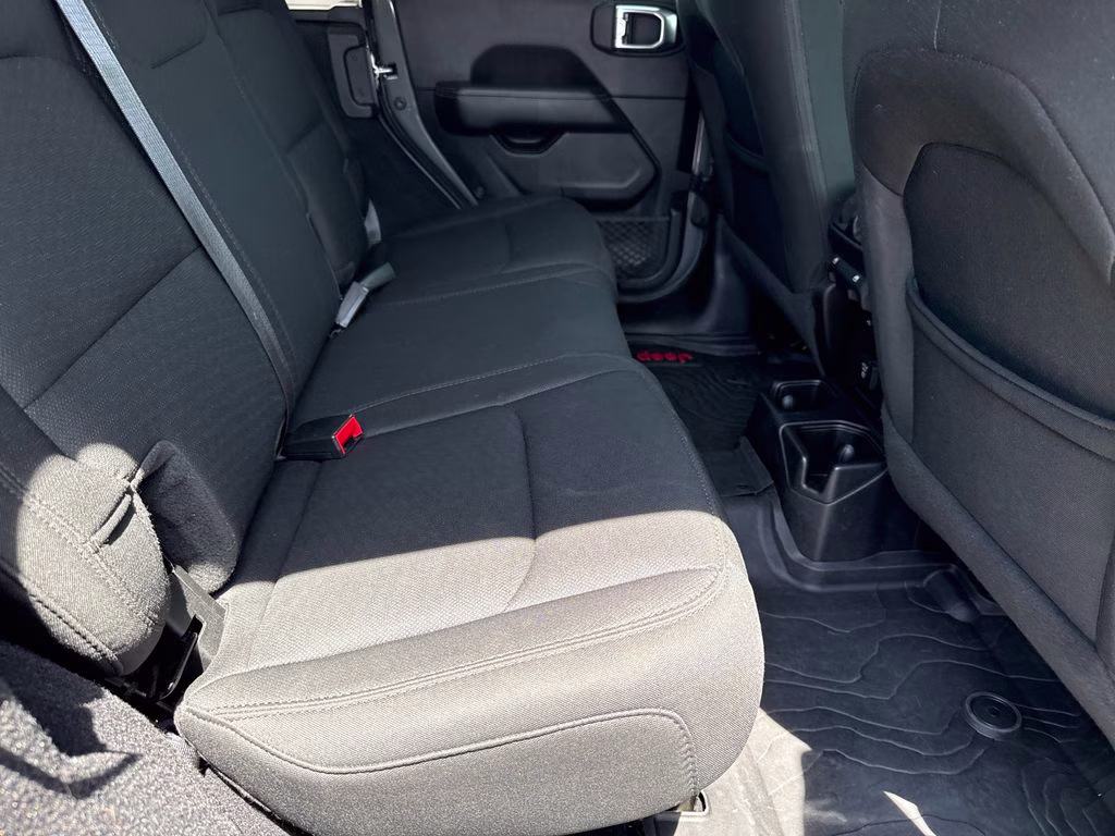 2020 Sting-Gray Clearcoat Jeep Wrangler Unlimited Sahara 4X4 SUV