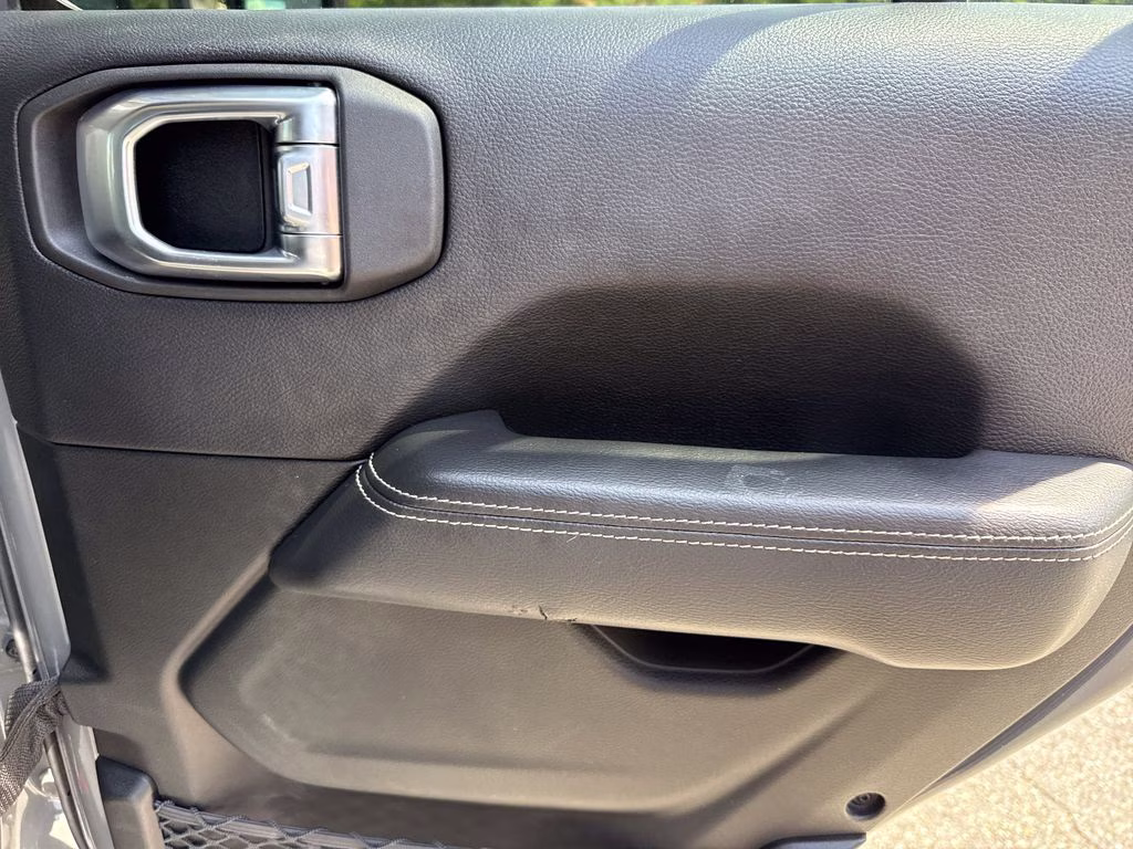 2020 Sting-Gray Clearcoat Jeep Wrangler Unlimited Sahara 4X4 SUV