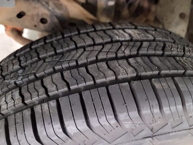 2005 Black Clearcoat Ford Explorer Sport Trac XLT 4X4 SUV