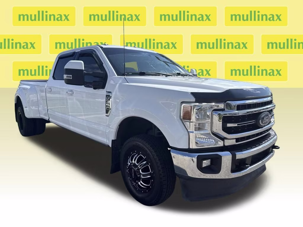 2022 Oxford White Ford Super Duty F-350 DRW Lariat 4X4 Truck