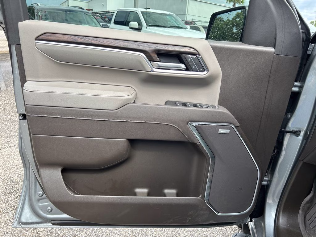 2025 Sterling Metallic GMC Sierra 1500 SLT 4X4 Truck