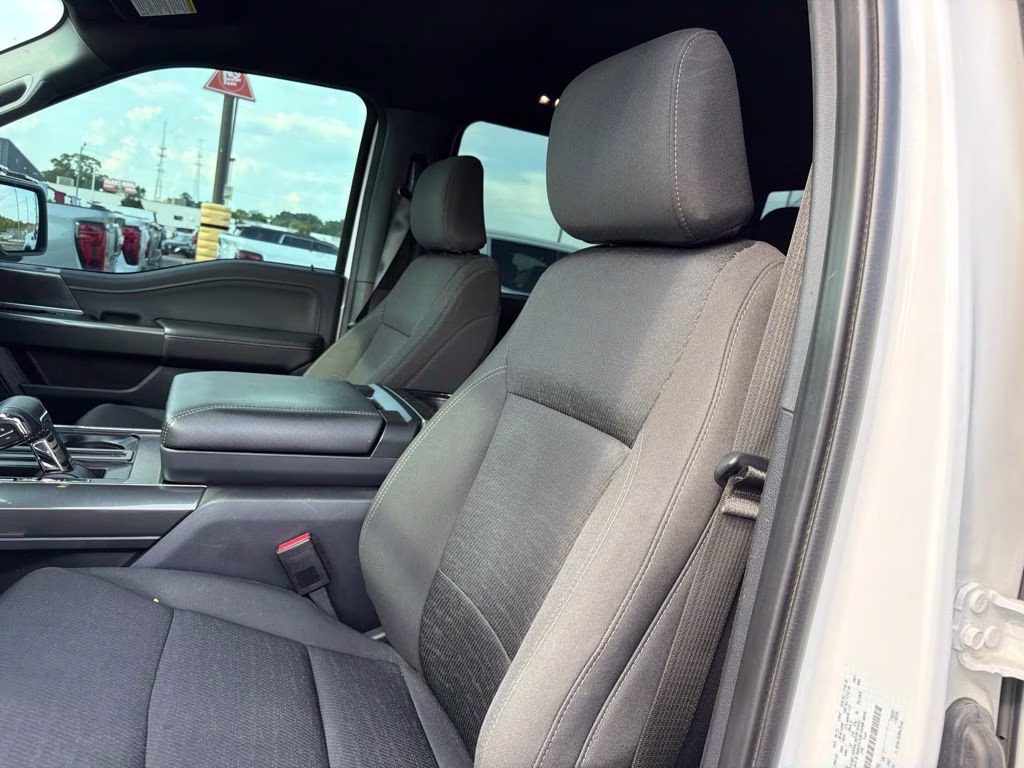 2023 Oxford White Ford F-150 XLT 4X4 Truck