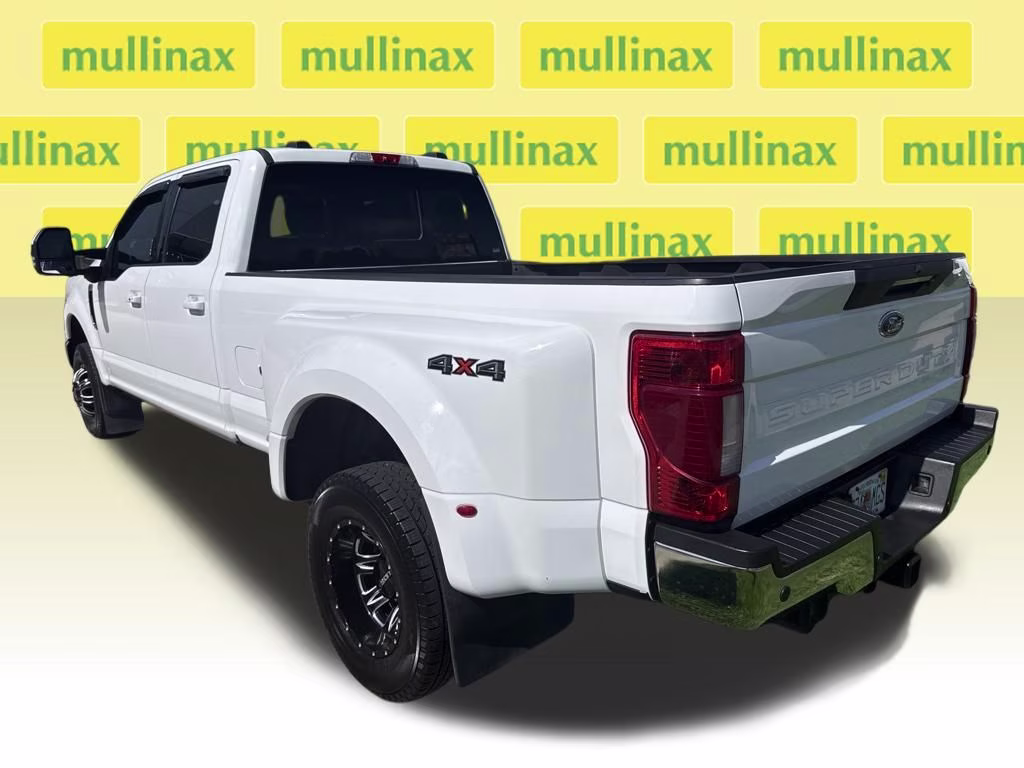 2022 Oxford White Ford Super Duty F-350 DRW Lariat 4X4 Truck