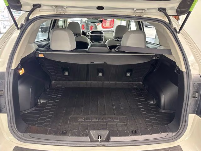 2018 Crystal White Pearl Subaru Crosstrek 2.0i Limited AWD SUV