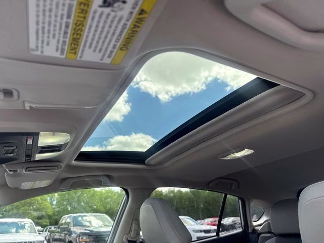2018 Crystal White Pearl Subaru Crosstrek 2.0i Limited AWD SUV