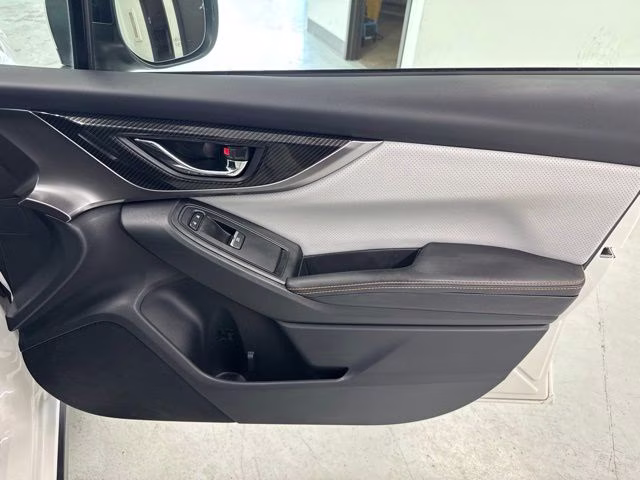 2018 Crystal White Pearl Subaru Crosstrek 2.0i Limited AWD SUV