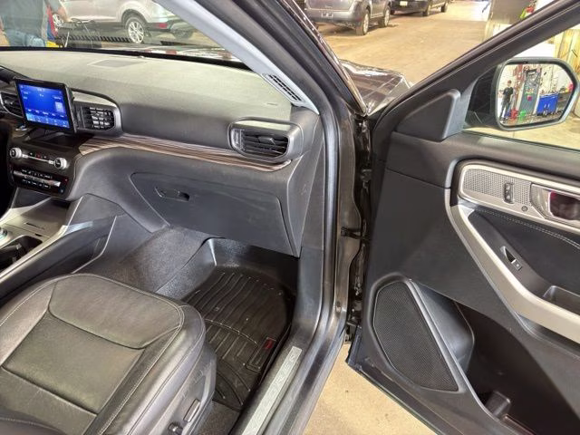 2020 Magnetic Metallic Ford Explorer Limited 4X4 SUV