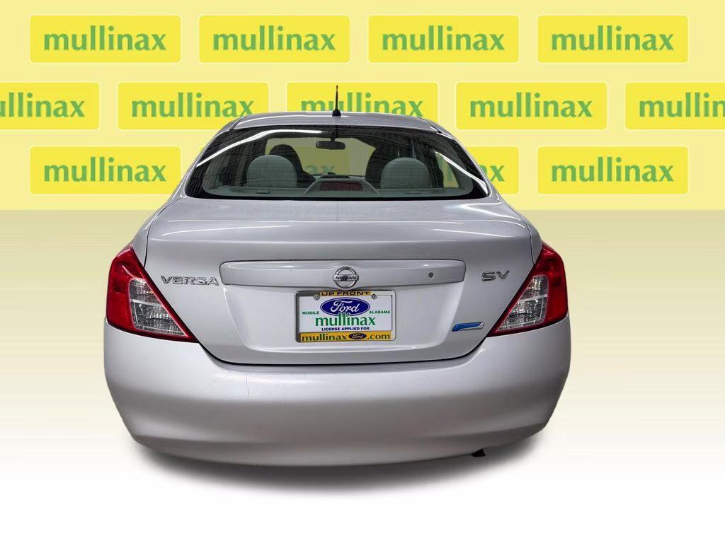 2012 Brilliant Silver Metallic Nissan Versa 1.6 SV FWD Sedan