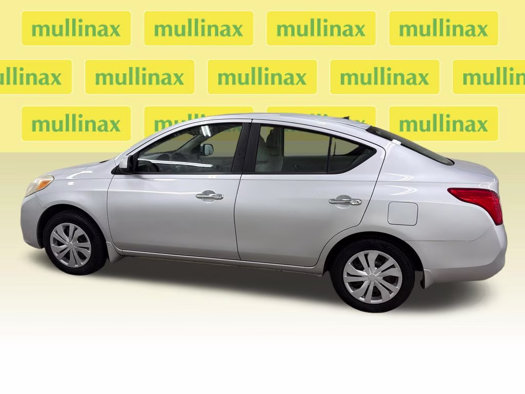 2012 Brilliant Silver Metallic Nissan Versa 1.6 SV FWD Sedan