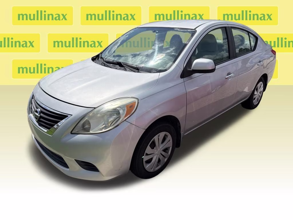 2012 Brilliant Silver Metallic Nissan Versa 1.6 SV FWD Sedan