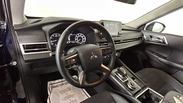 2023 Cosmic Blue Metallic Mitsubishi Outlander SE FWD SUV