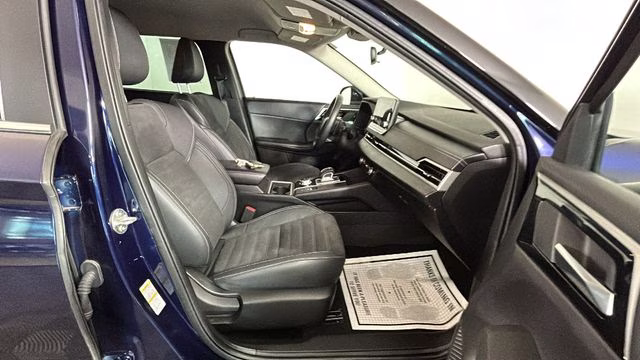 2023 Cosmic Blue Metallic Mitsubishi Outlander SE FWD SUV