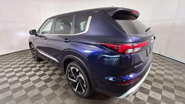 2023 Cosmic Blue Metallic Mitsubishi Outlander SE FWD SUV