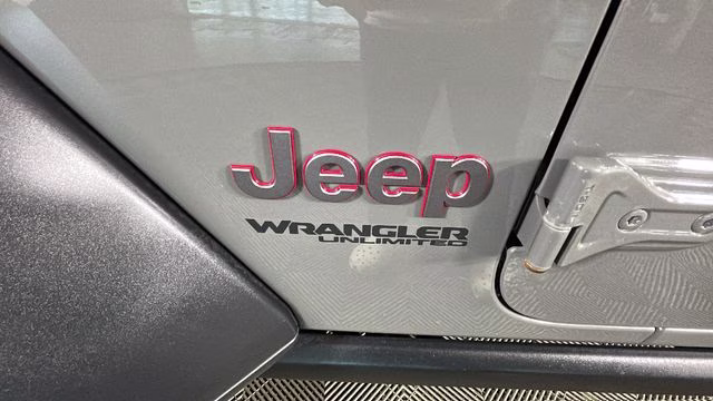 2018 Sting-Gray Clearcoat Jeep Wrangler Unlimited Rubicon 4X4 SUV