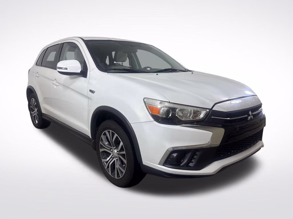 2018 Diamond White Pearl Mitsubishi Outlander Sport 2.0 ES FWD SUV