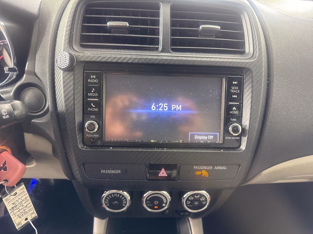 2018 Diamond White Pearl Mitsubishi Outlander Sport 2.0 ES FWD SUV
