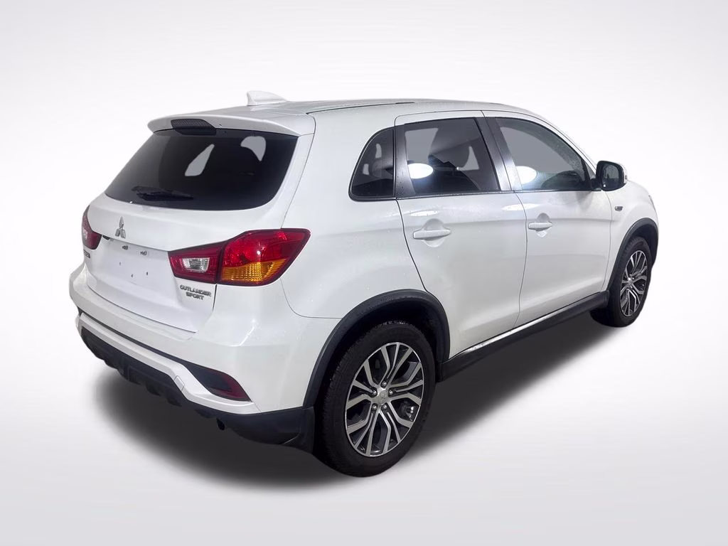 2018 Diamond White Pearl Mitsubishi Outlander Sport 2.0 ES FWD SUV