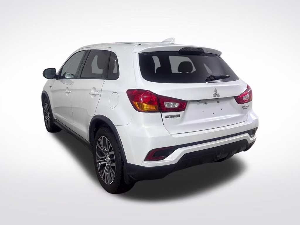 2018 Diamond White Pearl Mitsubishi Outlander Sport 2.0 ES FWD SUV