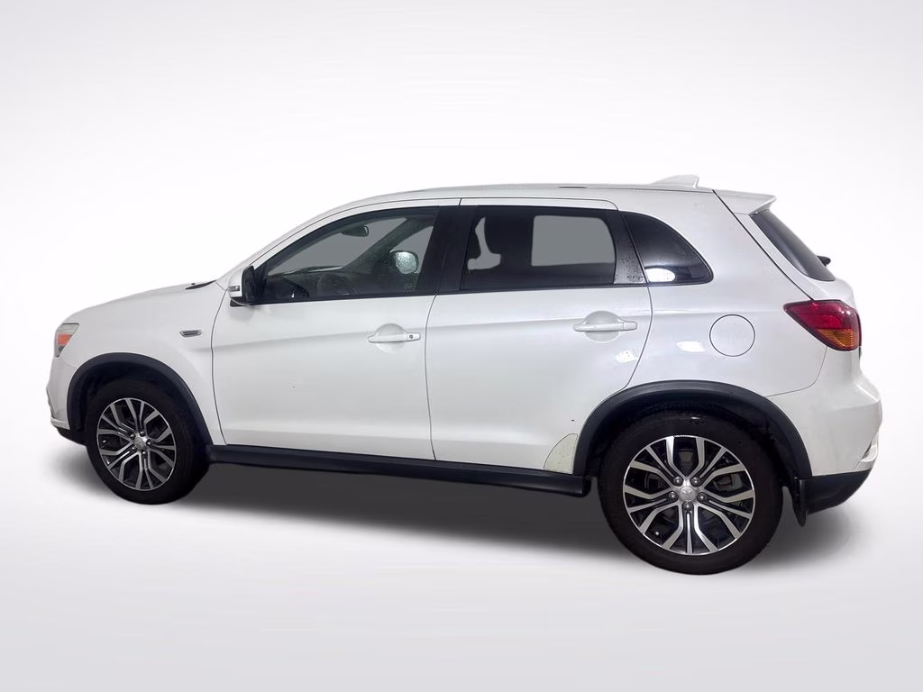 2018 Diamond White Pearl Mitsubishi Outlander Sport 2.0 ES FWD SUV
