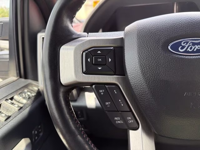 2022 White Metallic Ford Super Duty F-350 SRW Platinum 4X4 Truck