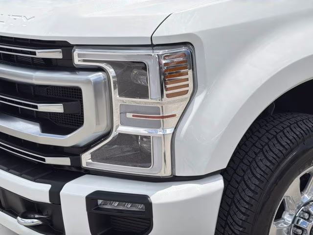 2022 White Metallic Ford Super Duty F-350 SRW Platinum 4X4 Truck