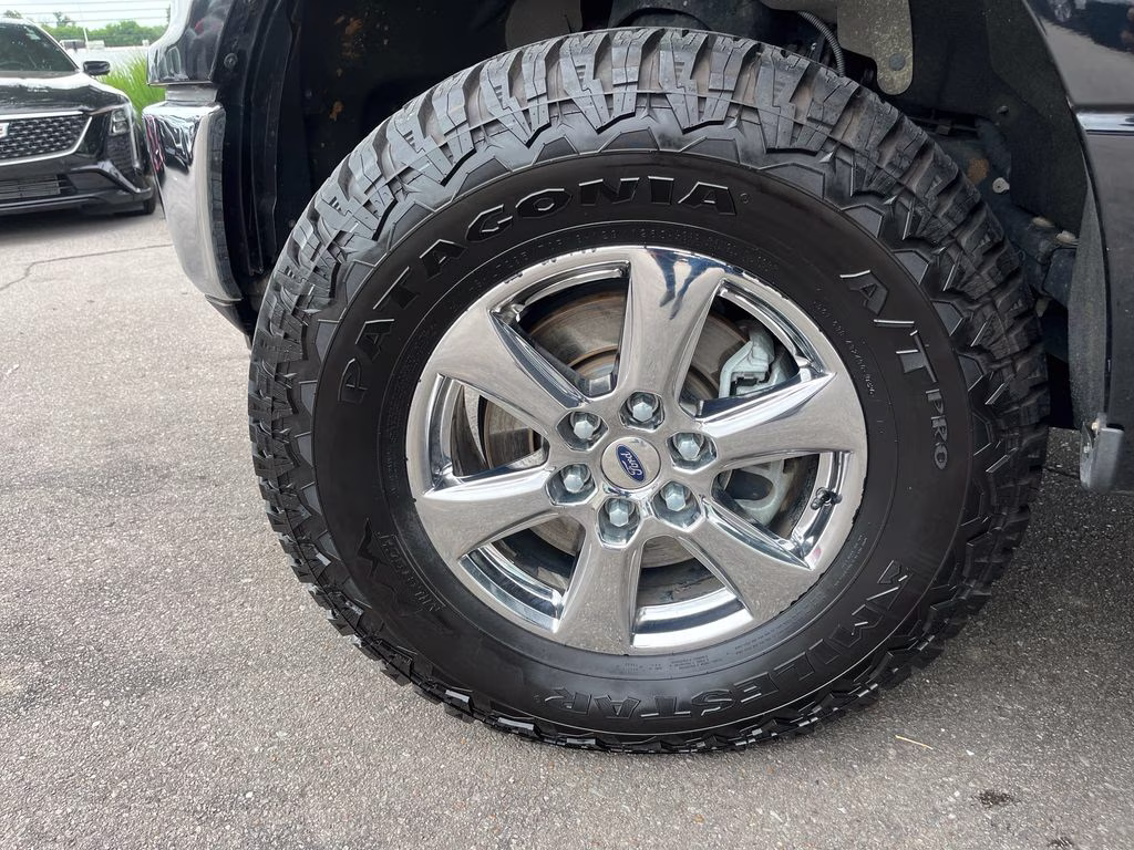 2018 Shadow Black Ford F-150 XLT 4X4 Truck