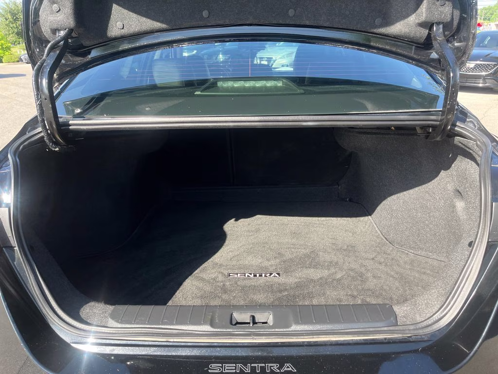 2024 Super Black Nissan Sentra SR FWD Sedan