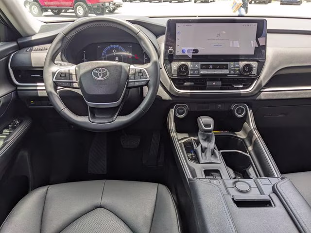2024 Cloud Toyota Grand Highlander XLE FWD SUV