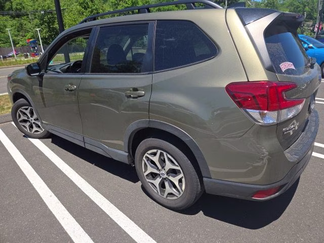 2024 Autumn Green Metallic Subaru Forester Premium AWD SUV