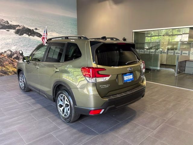 2024 Autumn Green Metallic Subaru Forester Premium AWD SUV