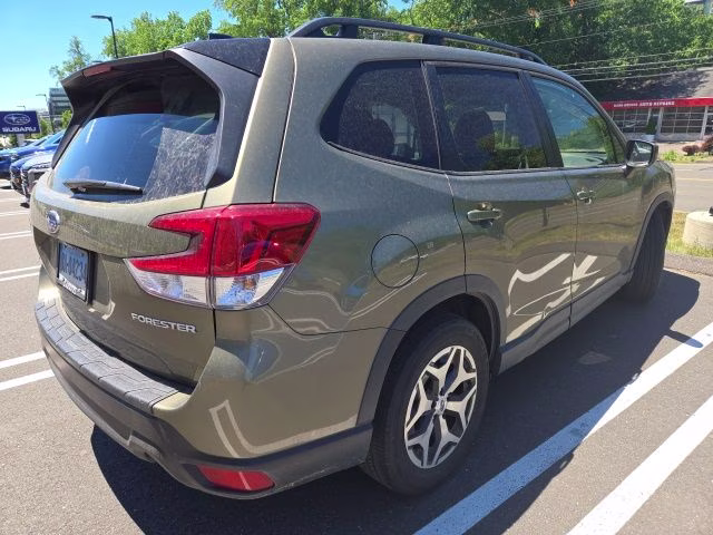 2024 Autumn Green Metallic Subaru Forester Premium AWD SUV