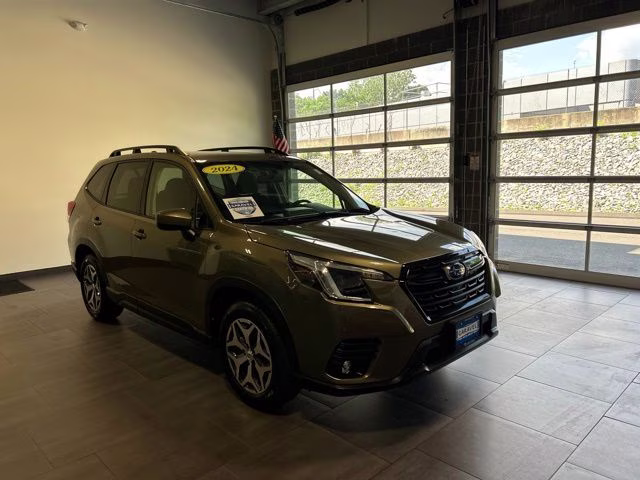 2024 Autumn Green Metallic Subaru Forester Premium AWD SUV