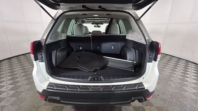 2023 Crystal White Pearl Subaru Forester Premium AWD SUV