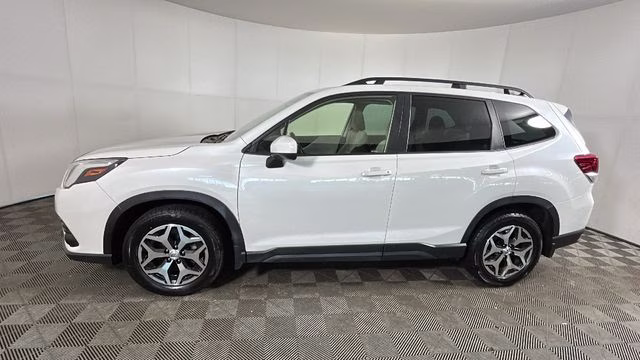 2023 Crystal White Pearl Subaru Forester Premium AWD SUV