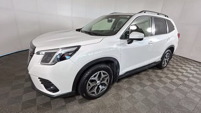 2023 Crystal White Pearl Subaru Forester Premium AWD SUV