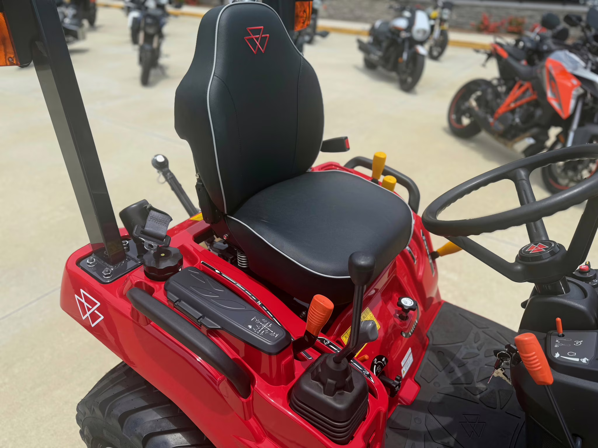 2025 - Massey Ferguson MF GC1700 Series 1GC.23 HST Ag Equipment