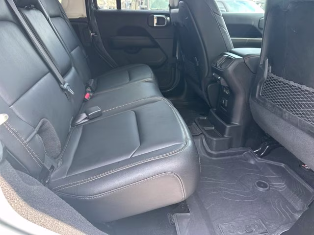 2024 Anvil Clear Coat Jeep Wrangler Sahara 4X4 Convertible