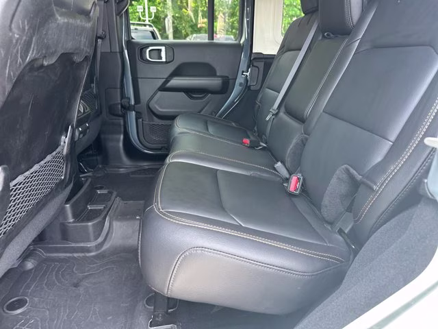 2024 Anvil Clear Coat Jeep Wrangler Sahara 4X4 Convertible