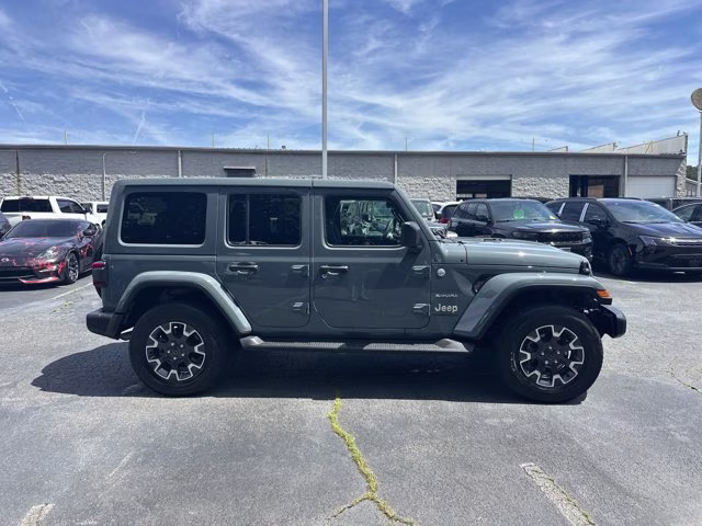 2024 Anvil Clear Coat Jeep Wrangler Sahara 4X4 Convertible